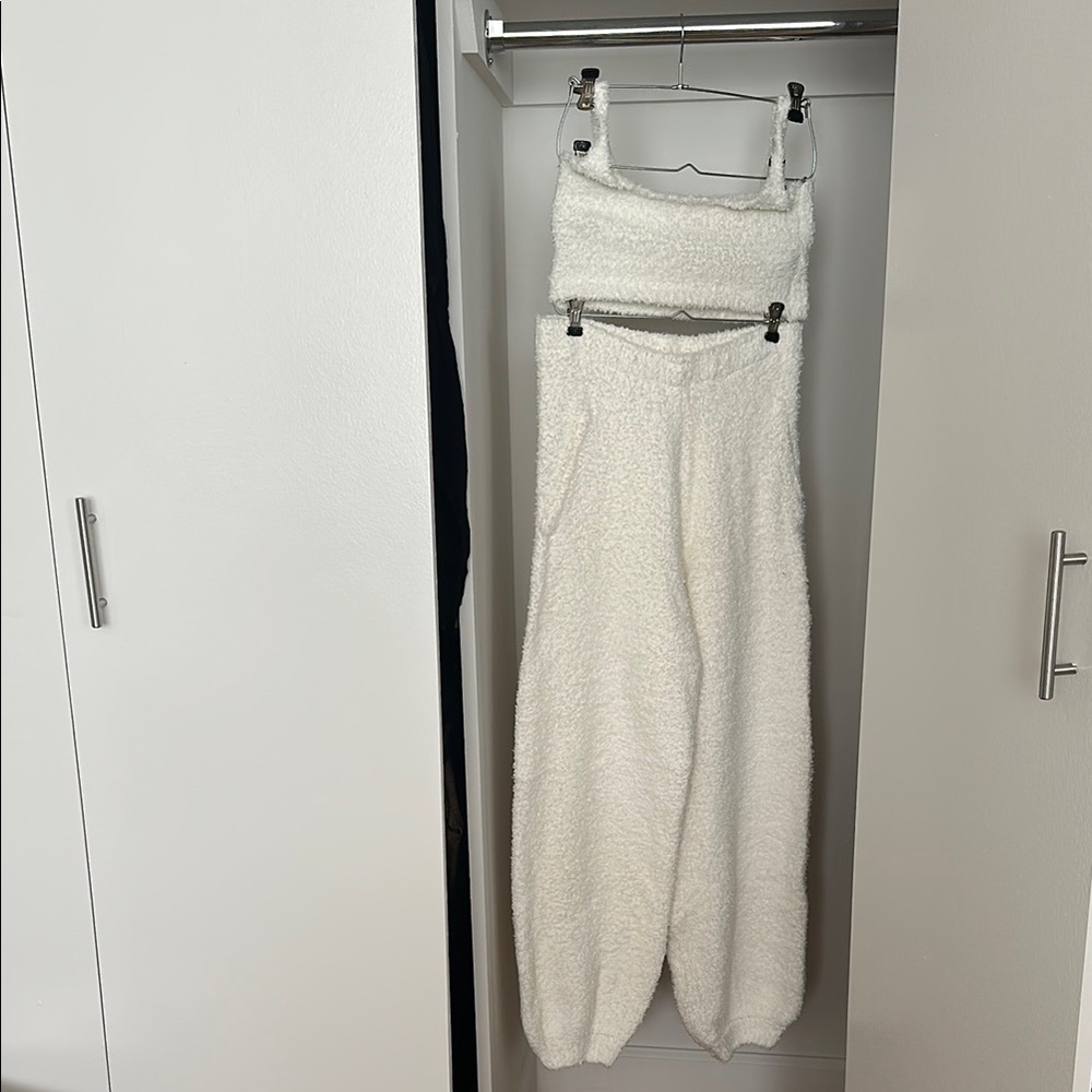 SKIMS Cream Fleece Jogger Set